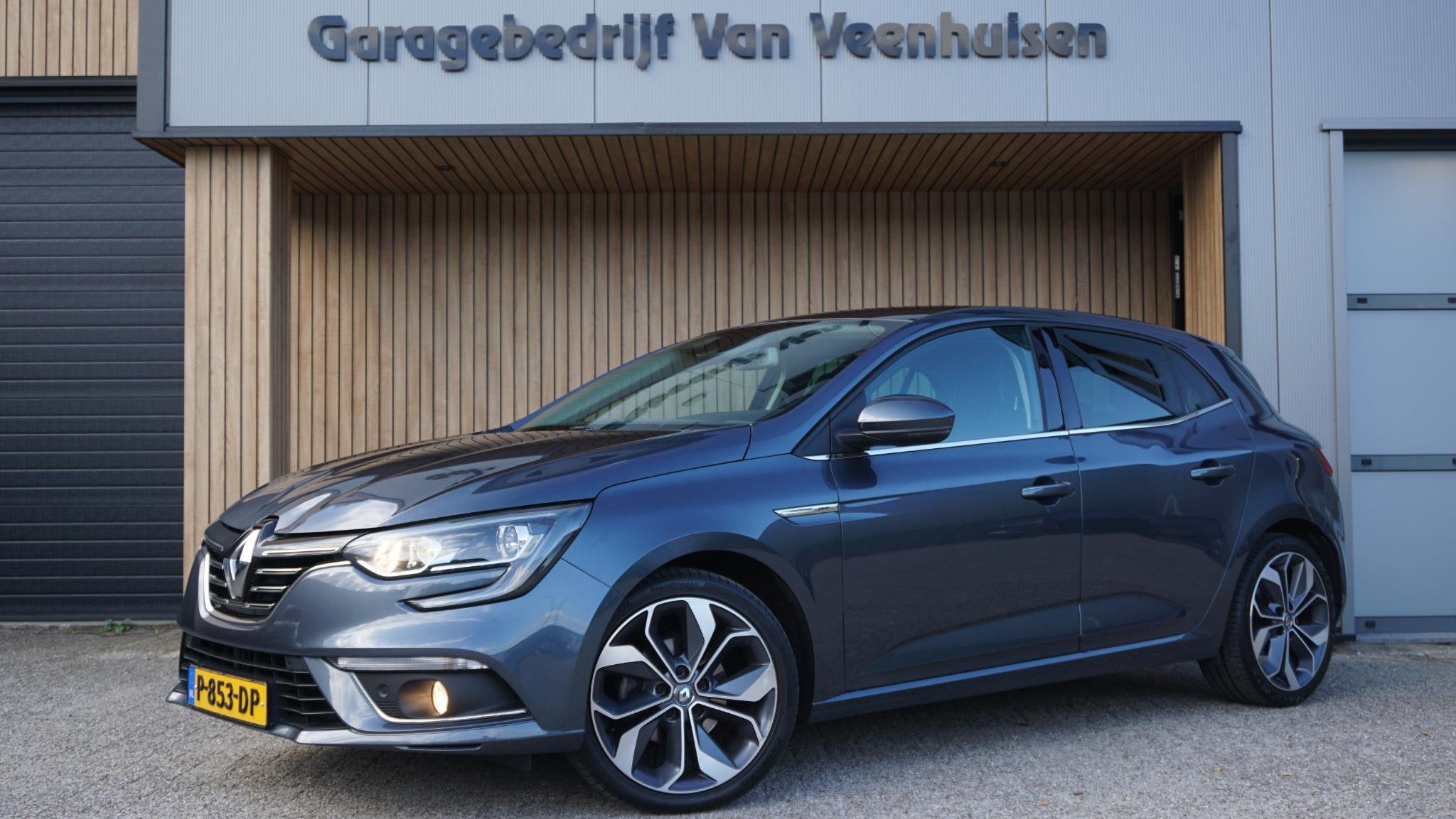 Renault Mégane 1.3 140pk TCe Bose Xenon Cruise Pdc Keyless, Auto's, Renault, Stof, Gebruikt, Euro 6, 4 cilinders