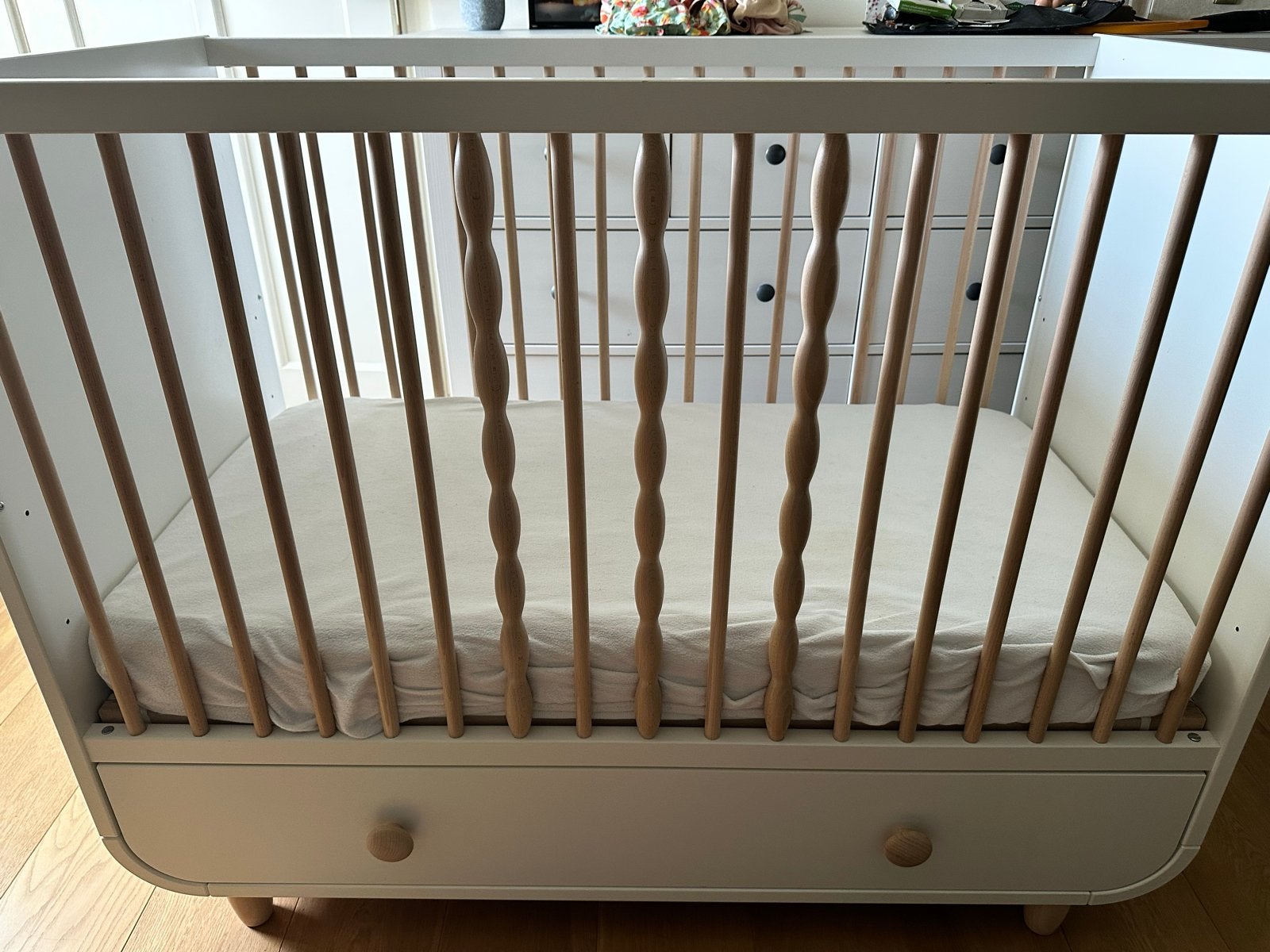 MYLLRA Babybedje met lade, wit, 60x120cm + matras, Ophalen, Gebruikt, Ledikant