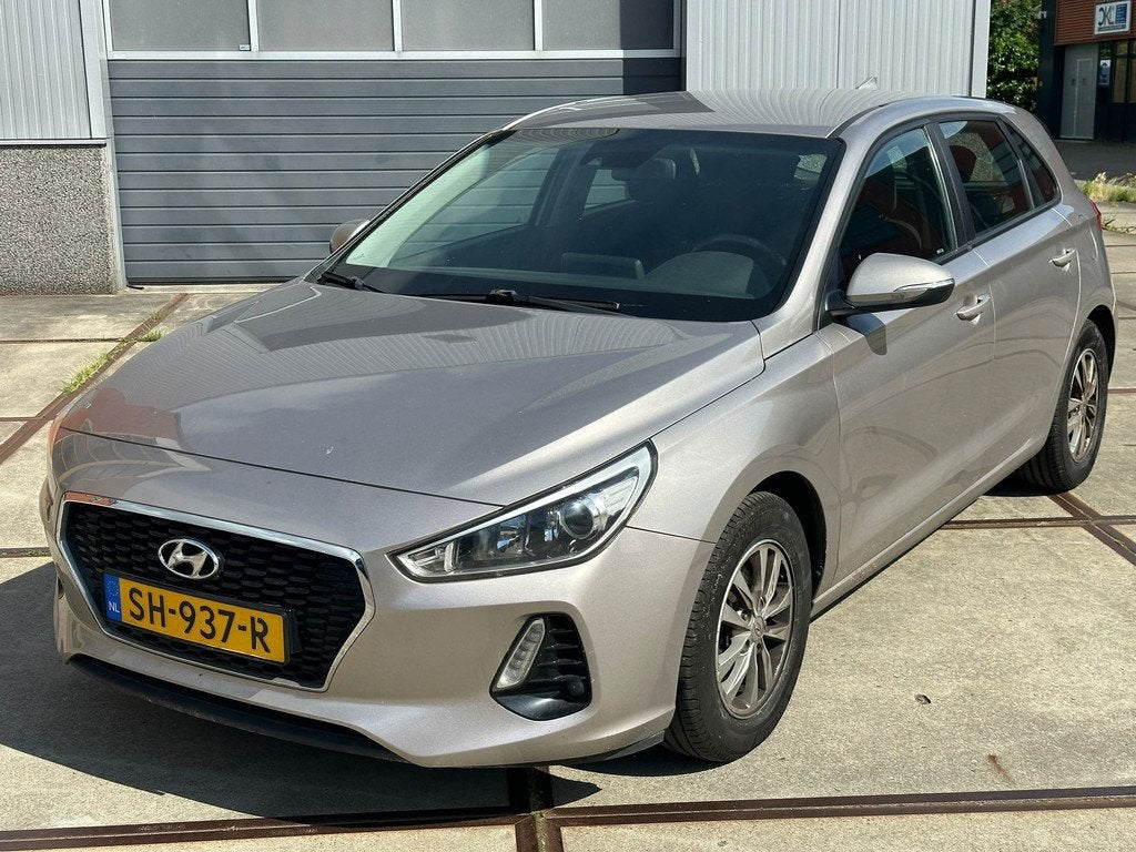 Hyundai I30 1.6 CRDi Comfort | NAVI | CLIMA |, Auto's, Hyundai, Voorwielaandrijving, Gebruikt, Euro 6, 4 cilinders