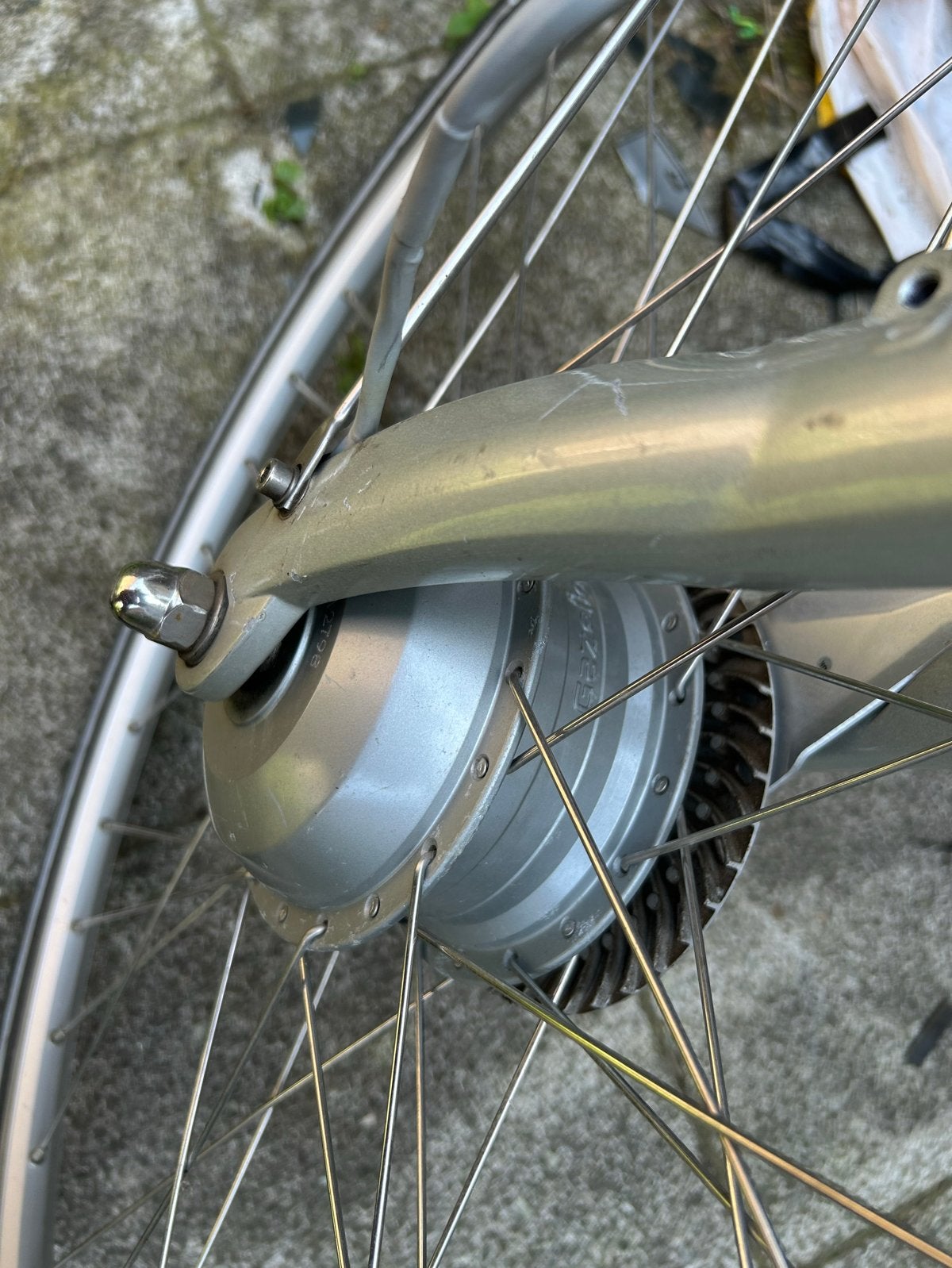 Gazelle voorwiel (werking onbekend), Elektrische fiets, Gebruikt, Ophalen of Verzenden, Motor