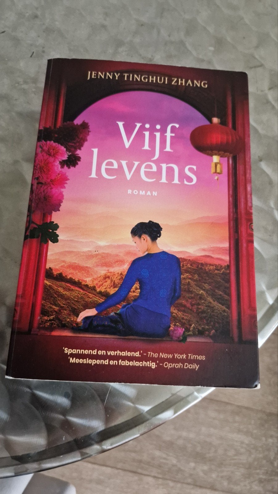 Vijf levens - Jenny Tinghui Zhang (Roman), Jenny Tinghui Zhang, Ophalen of Verzenden, Zo goed als nieuw, Amerika