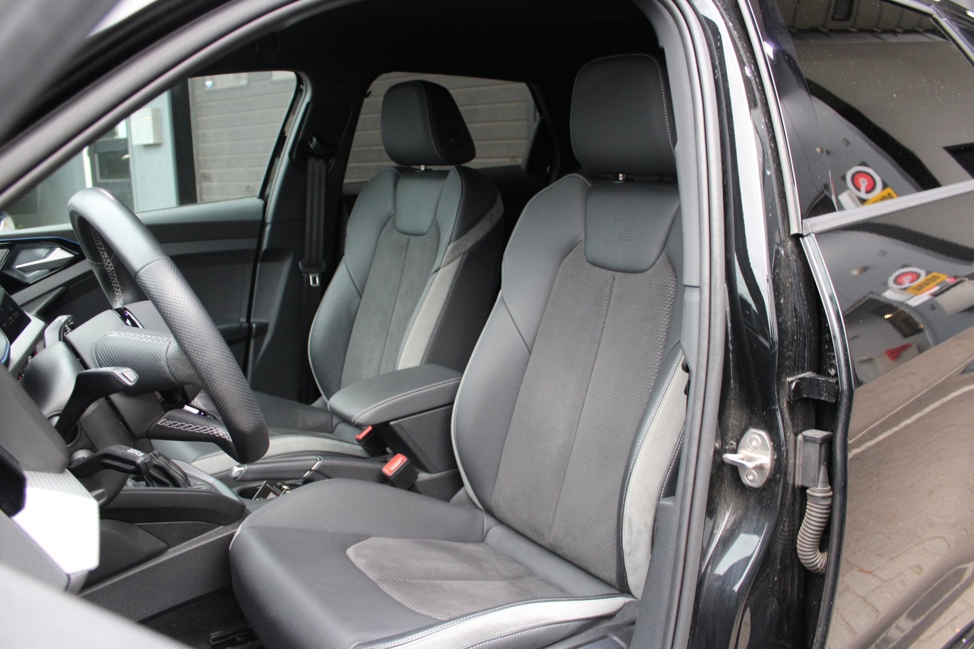 Audi A1 Sportback 30 TFSI 3x S-Line | Sfeerverlichting | Cam, A1, Zwart, Zwart, Origineel Nederlands