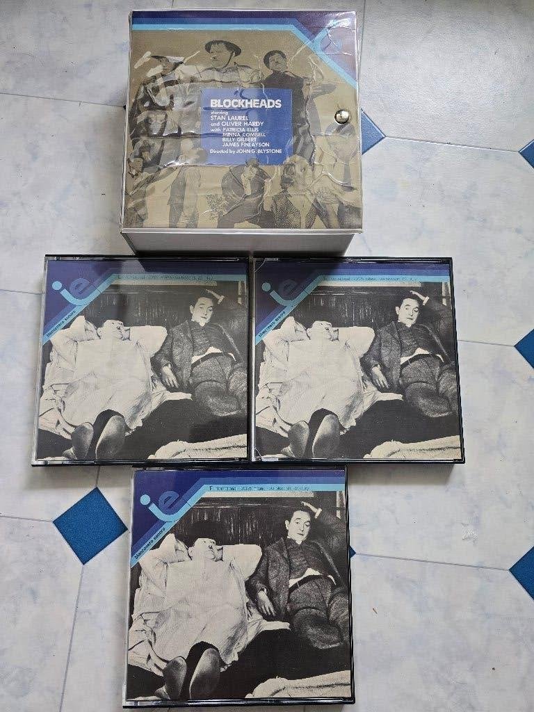 Stan Laurel & Oliver Hardy. Blockheads. on super 8film., Ophalen of Verzenden, 8mm film