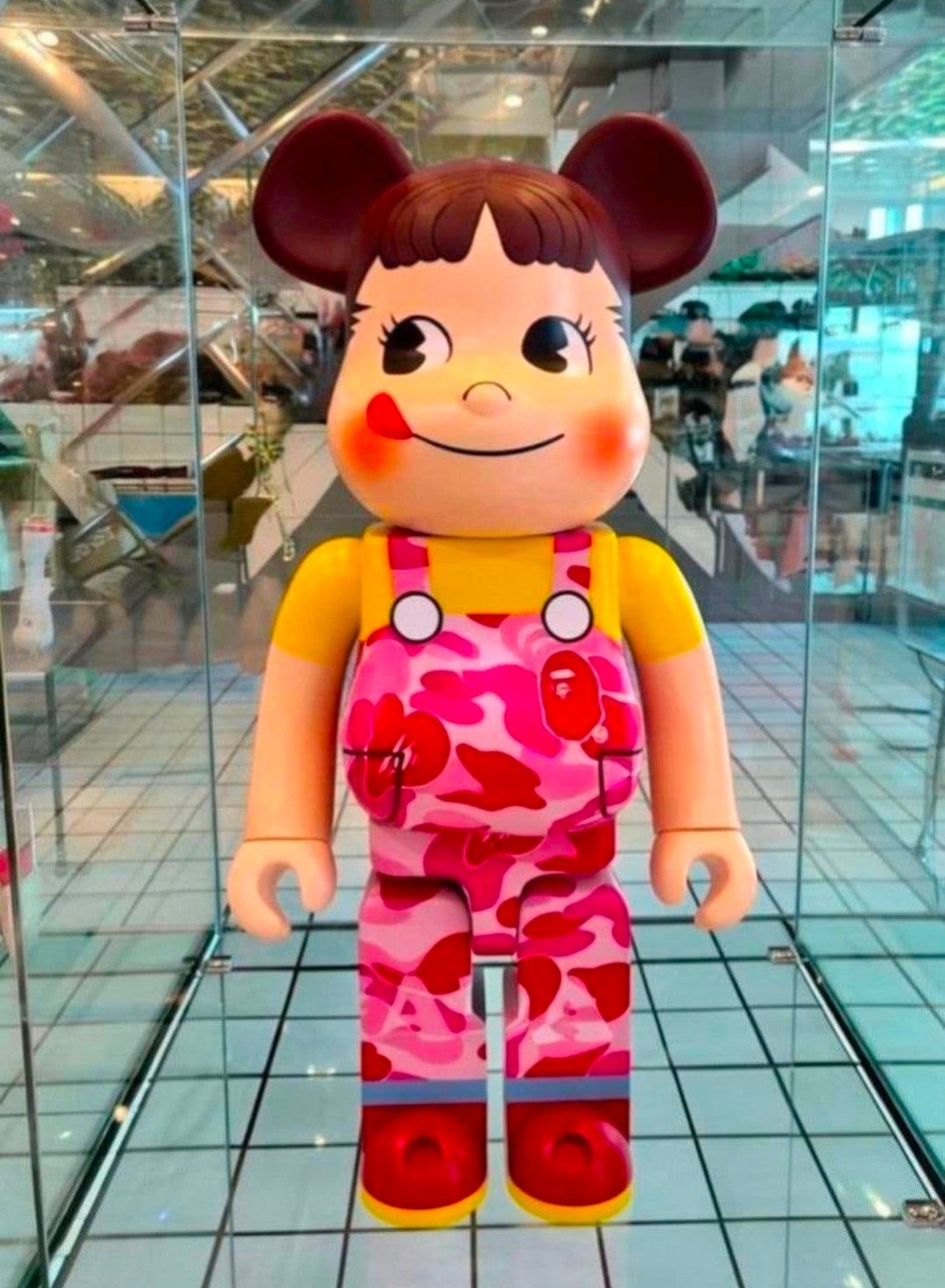 Medicom Bearbrick Bape x Pekochan Pink 1000%, Ophalen of Verzenden