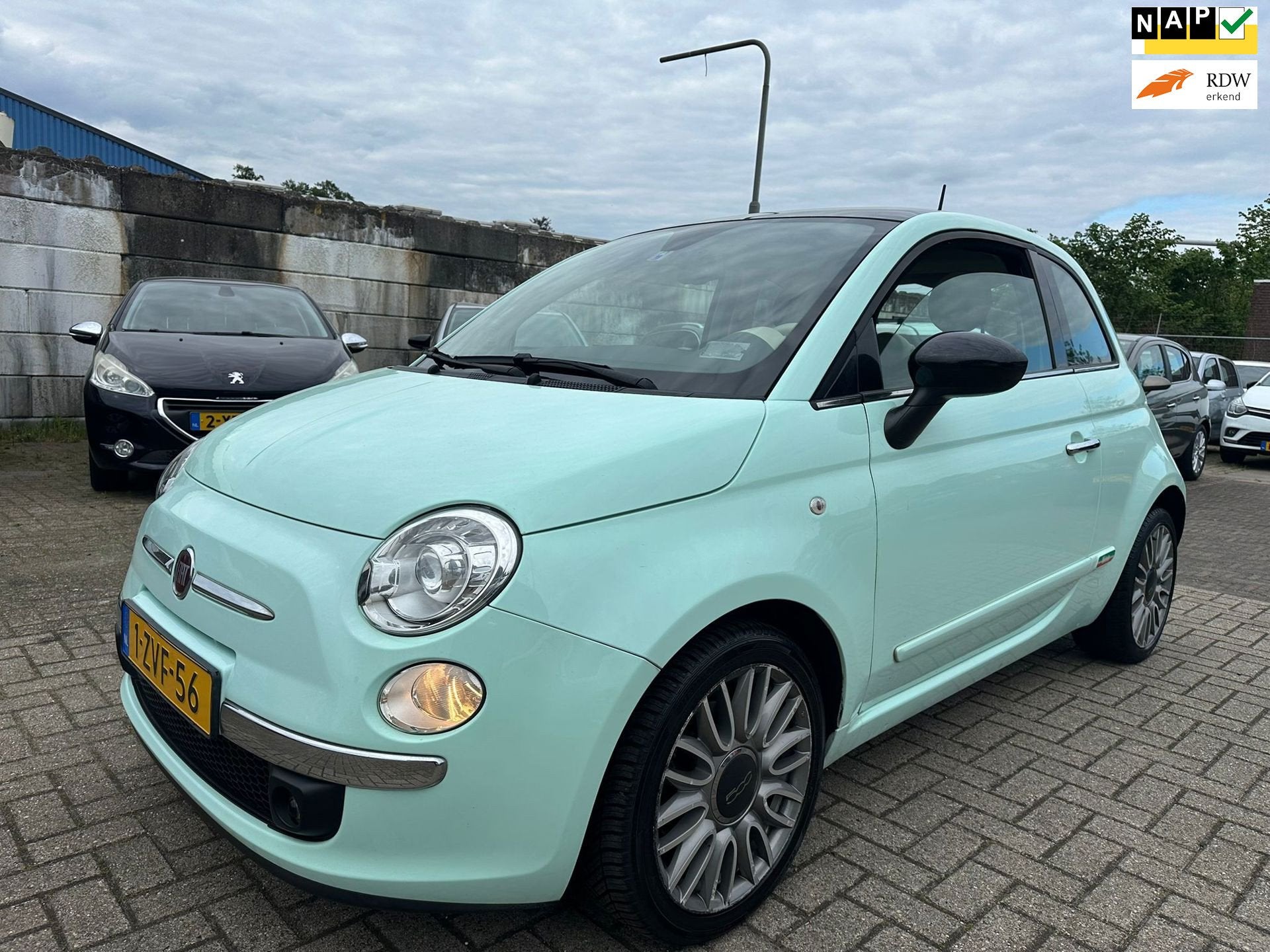 Fiat 500 0.9 TwinAir Turbo DOLCE VITA/ PANO/ CLIMA/ DIGITAL, Auto's, Voorwielaandrijving, Parkeersensor, Gebruikt, 905 kg