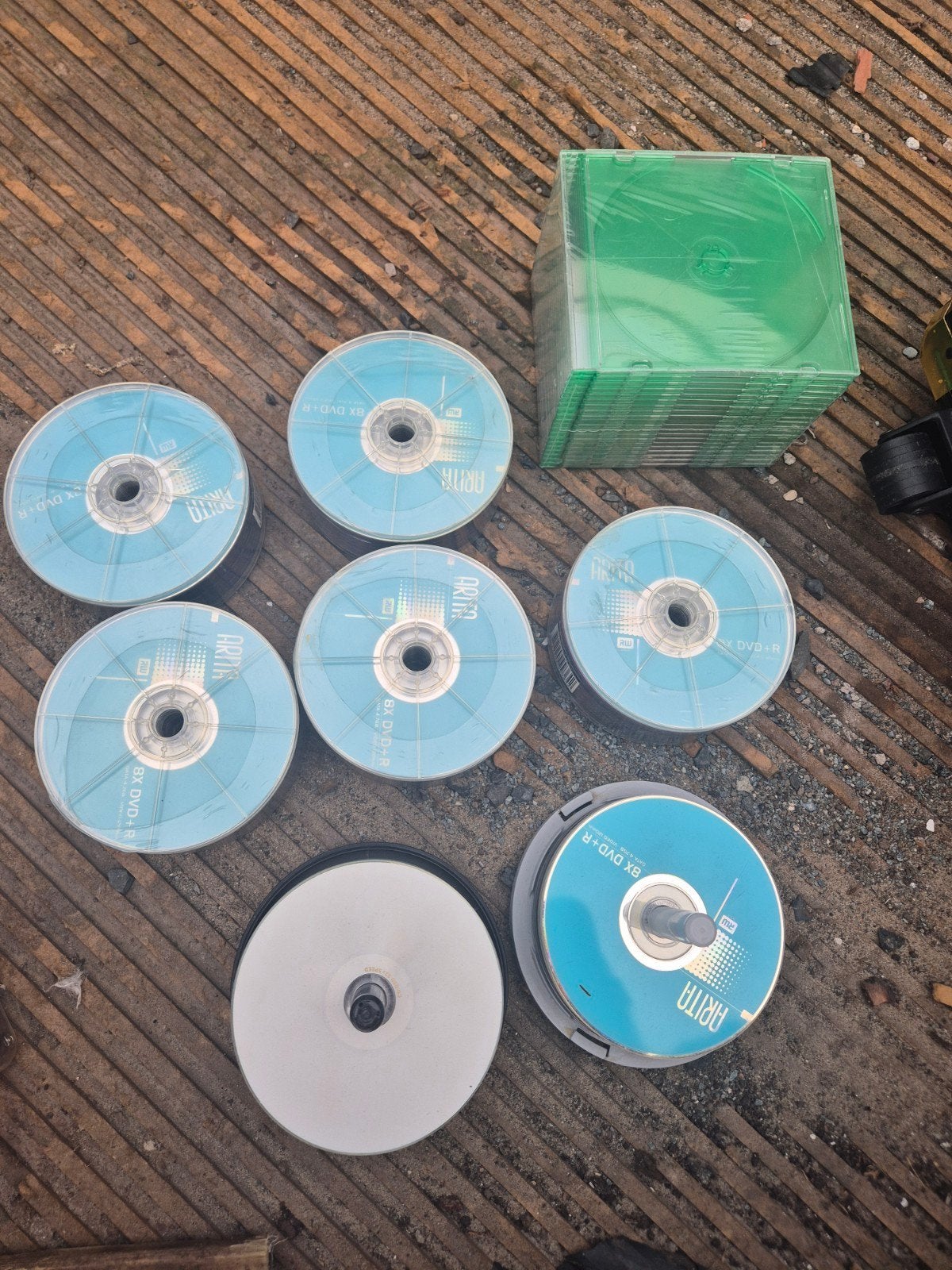 ARITA DVD+R en DVD-R schijven met hoesjes, Op spindel, Gebruikt, Ophalen of Verzenden, Dvd