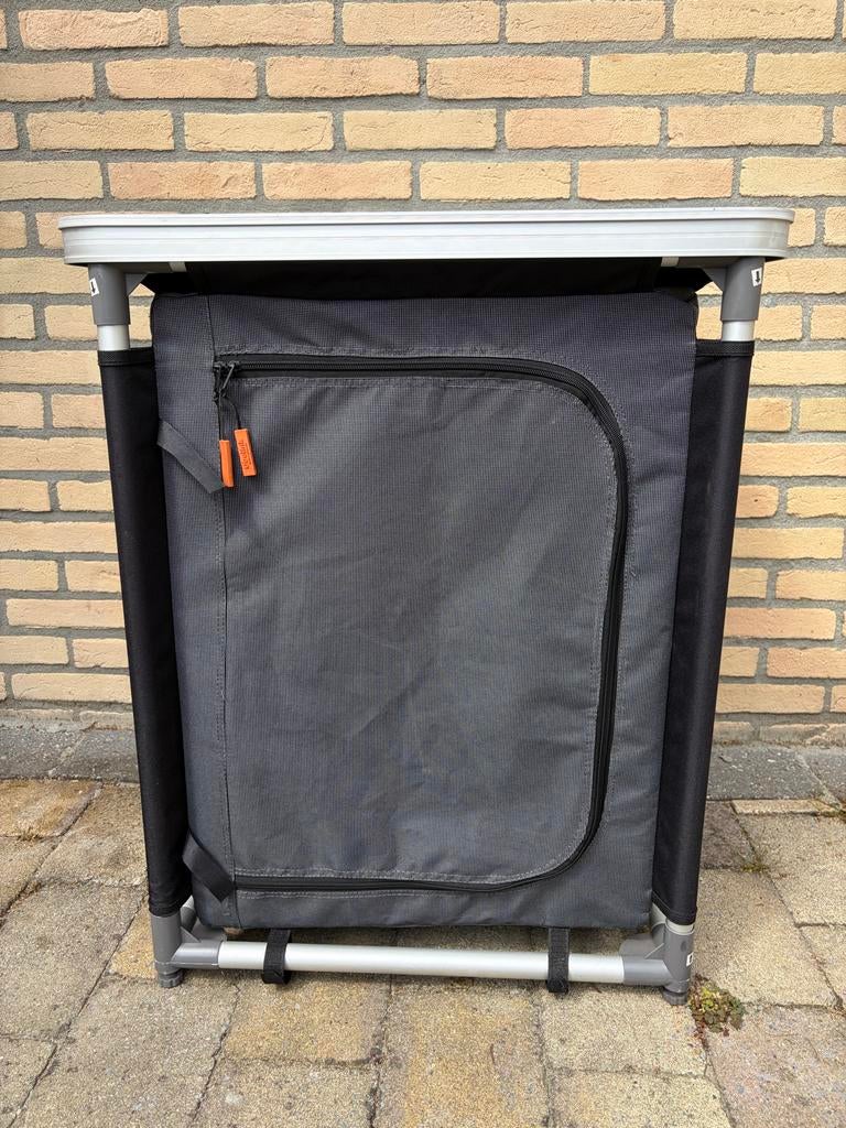 Compacte campingkast met tafelblad - Zo goed als nieuw, Ophalen, Zo goed als nieuw, Campingkast