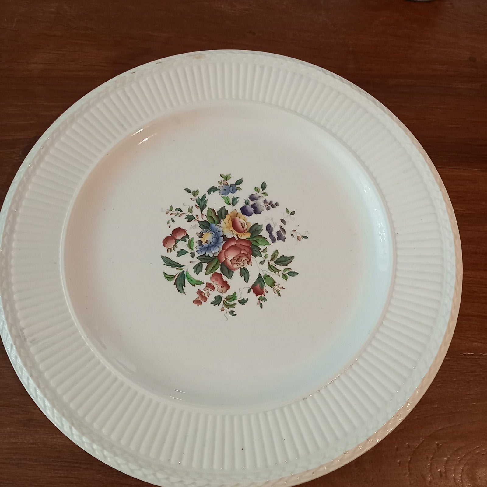 Wedgwood Conway Gebakschaal / Taartschaal – Ø 32,5 zgan, Ophalen of Verzenden, Zo goed als nieuw, Aardewerk, Schaal of Schalen