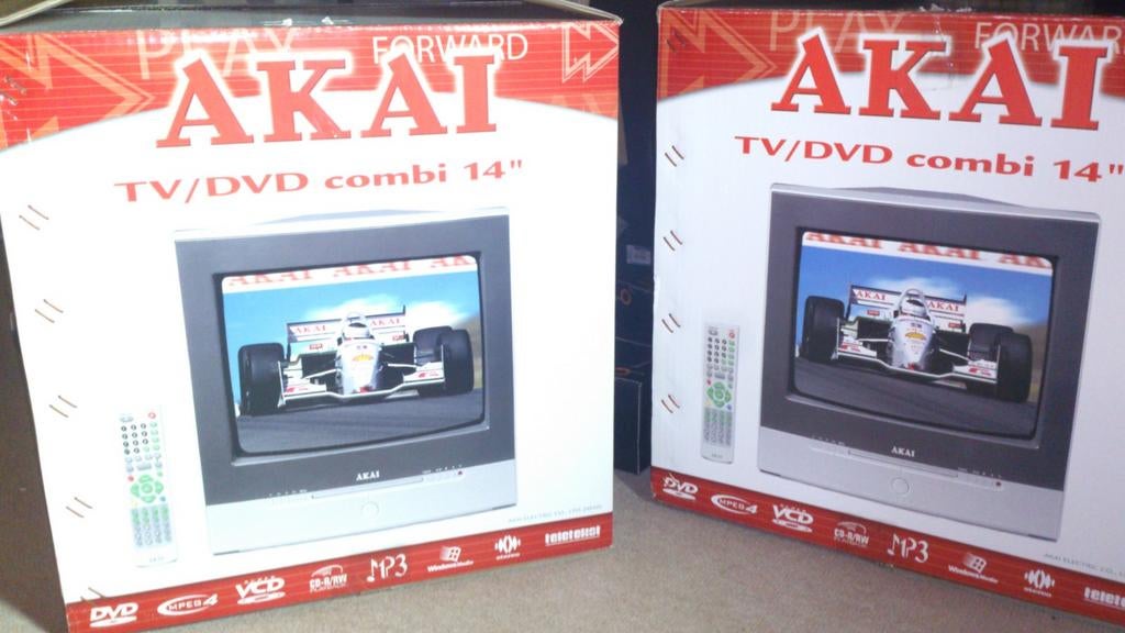 2 x Akai TV - DVD 14 inch combi installatie met AB, Ophalen, Zo goed als nieuw, Afstandsbediening