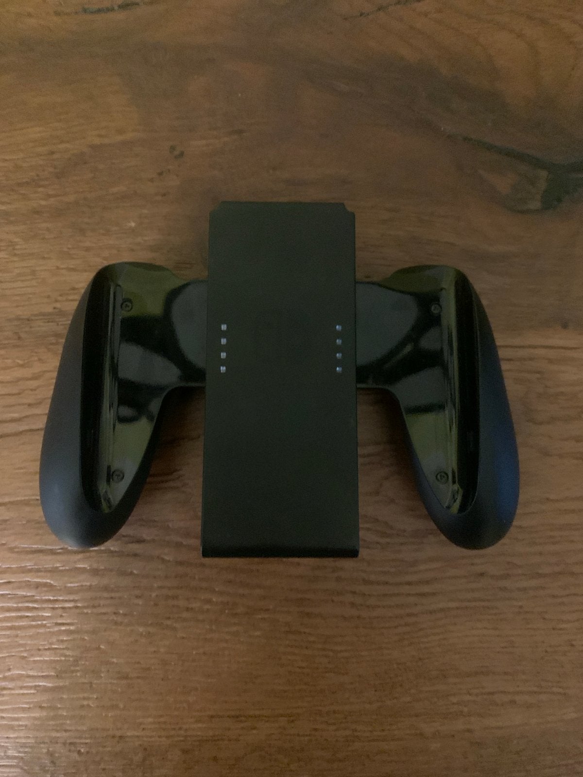 Nintendo Switch Joy-Con Grip Oplaadbaar, Ophalen of Verzenden, Zo goed als nieuw, Met 1 controller