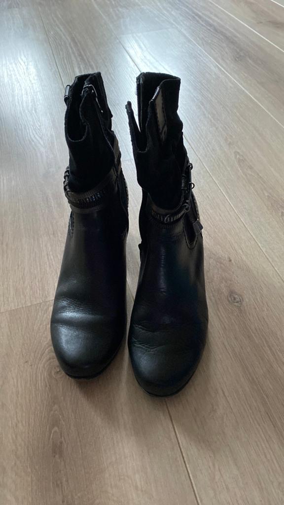 Dameslaarzen zwart leer maat 40, merk Feyn, Kleding | Dames, Schoenen, Ophalen of Verzenden, Zo goed als nieuw