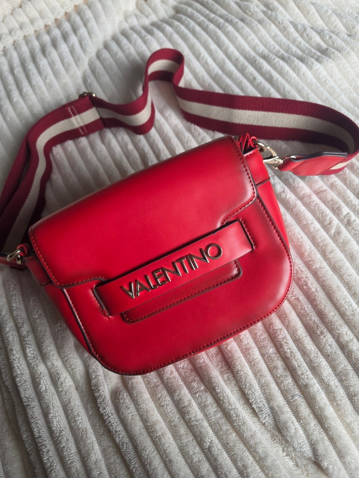Valentino rode schoudertas, Ophalen of Verzenden, Zo goed als nieuw, Rood, Schoudertasje