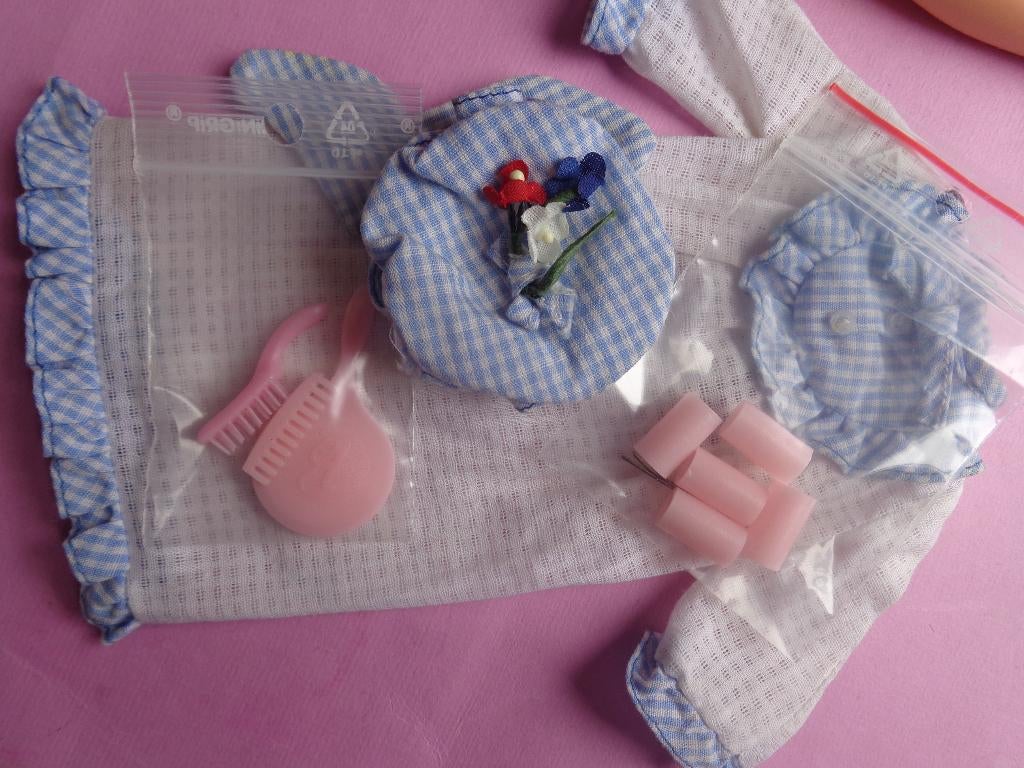 Barbie vintage Francie Tuckered out bijna compleet, Verzamelen, Ophalen of Verzenden, Gebruikt, Kleertjes