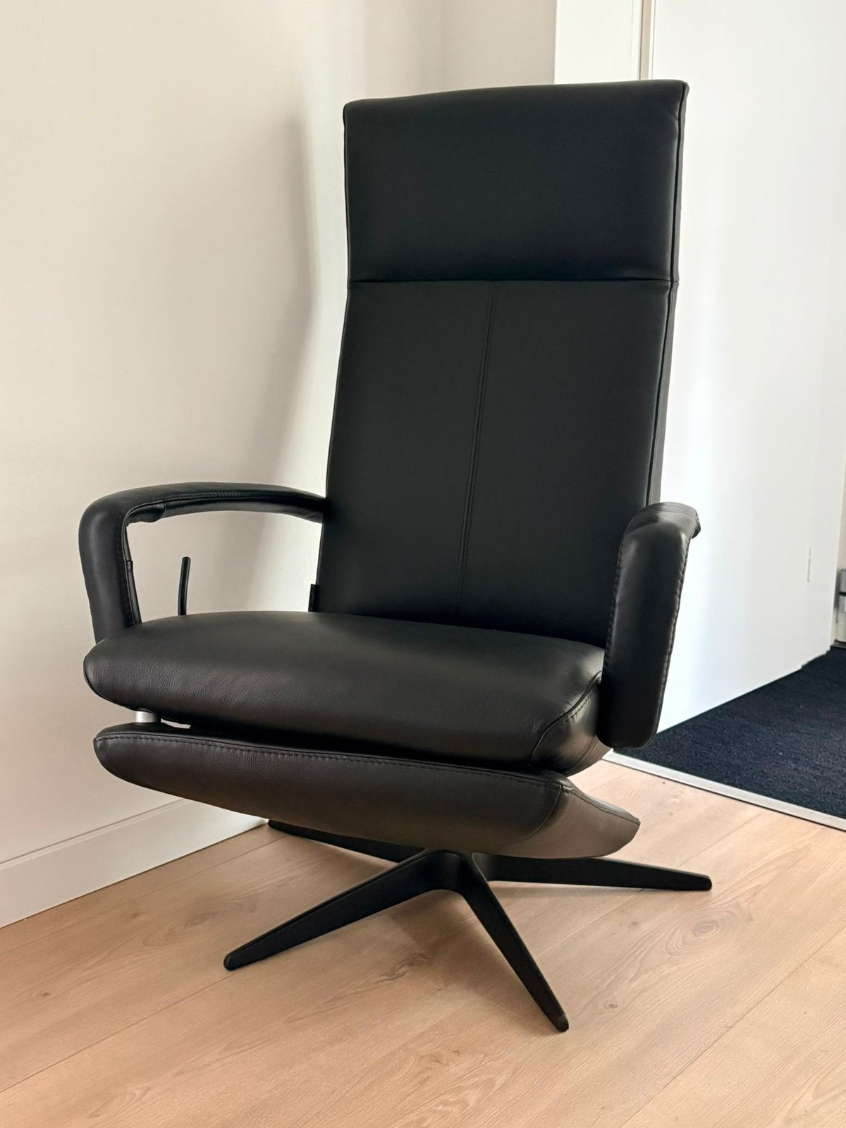 Gealux relaxfauteuil zwart (eigenlijk nieuw!) elektrisch, Huis en Inrichting, Fauteuils, Minder dan 75 cm, Leer, Ophalen of Verzenden