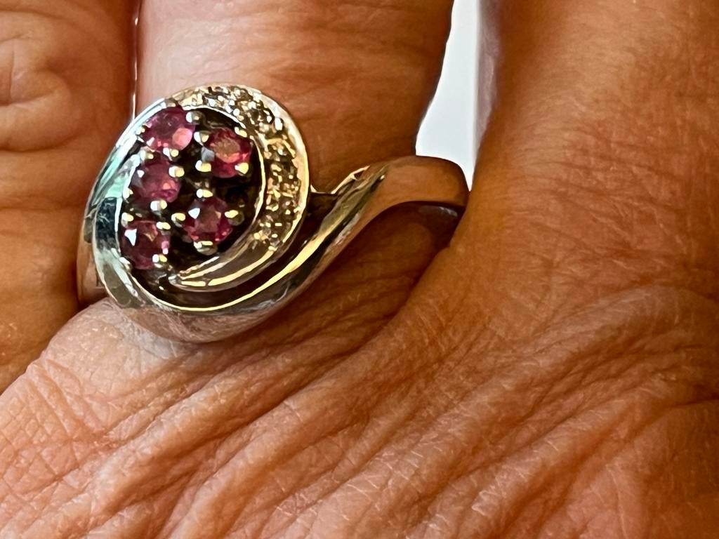 Witgouden ring met natuurlijke Robijn en Diamant, Verzenden, Wit, Zo goed als nieuw, 17 tot 18