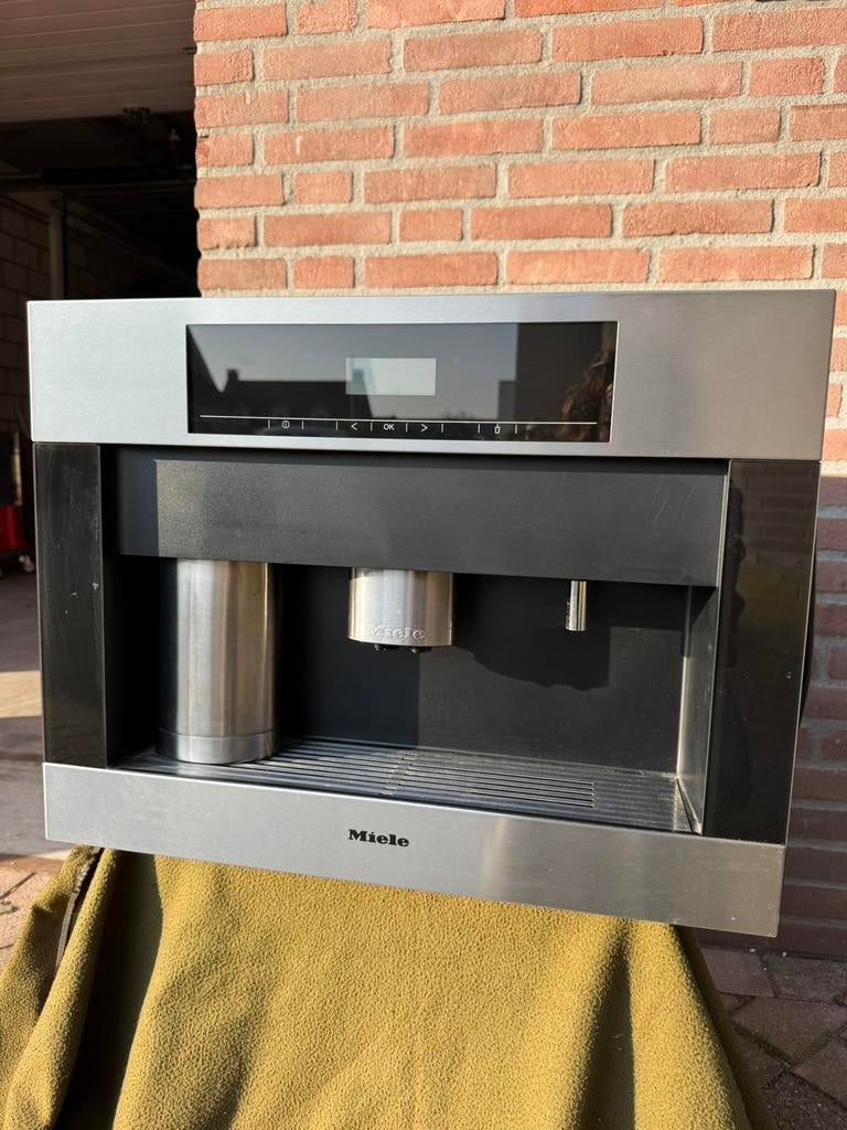 Miele CVA 5060 inbouw koffiemachine, Ophalen, Zo goed als nieuw, Koffiemachine, Koffiebonen