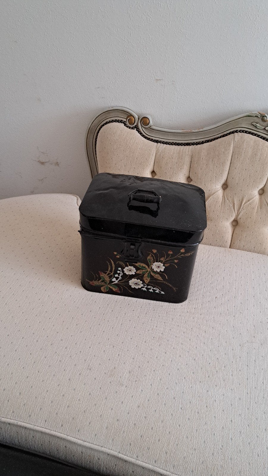 Vintage metalen lakdoos met bloemmotief, Antiek en Kunst, Antiek | Emaille, Ophalen