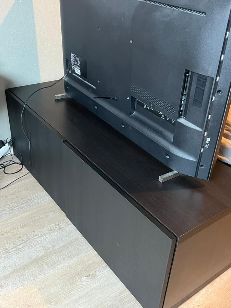 Ikea besta tv meubel zwart-bruin met 2 deurtjes, Ophalen, 100 tot 150 cm, Zo goed als nieuw, Minder dan 100 cm