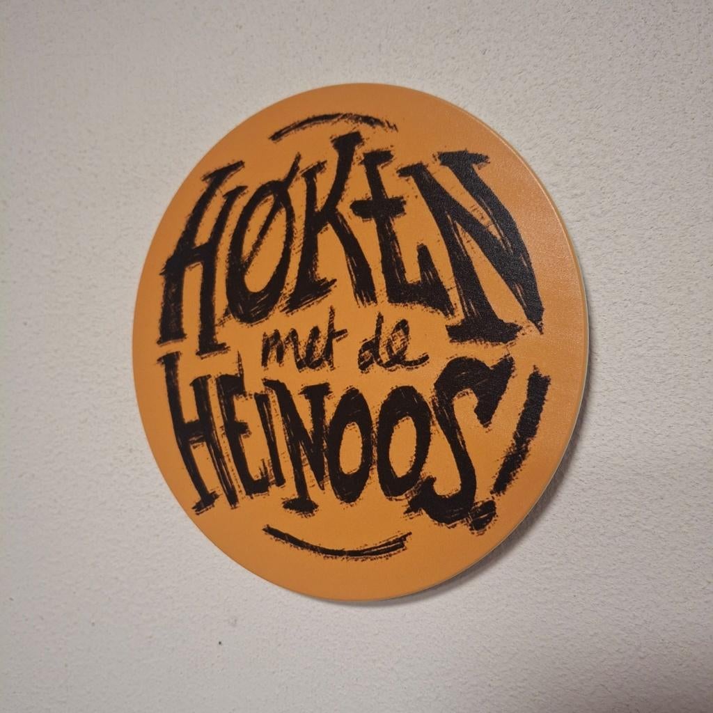Høken met de Heinoos Ronde metalen wandplaat / wandbord, Metaal, Nieuw, Ophalen of Verzenden, Wandbord of Wandpaneel