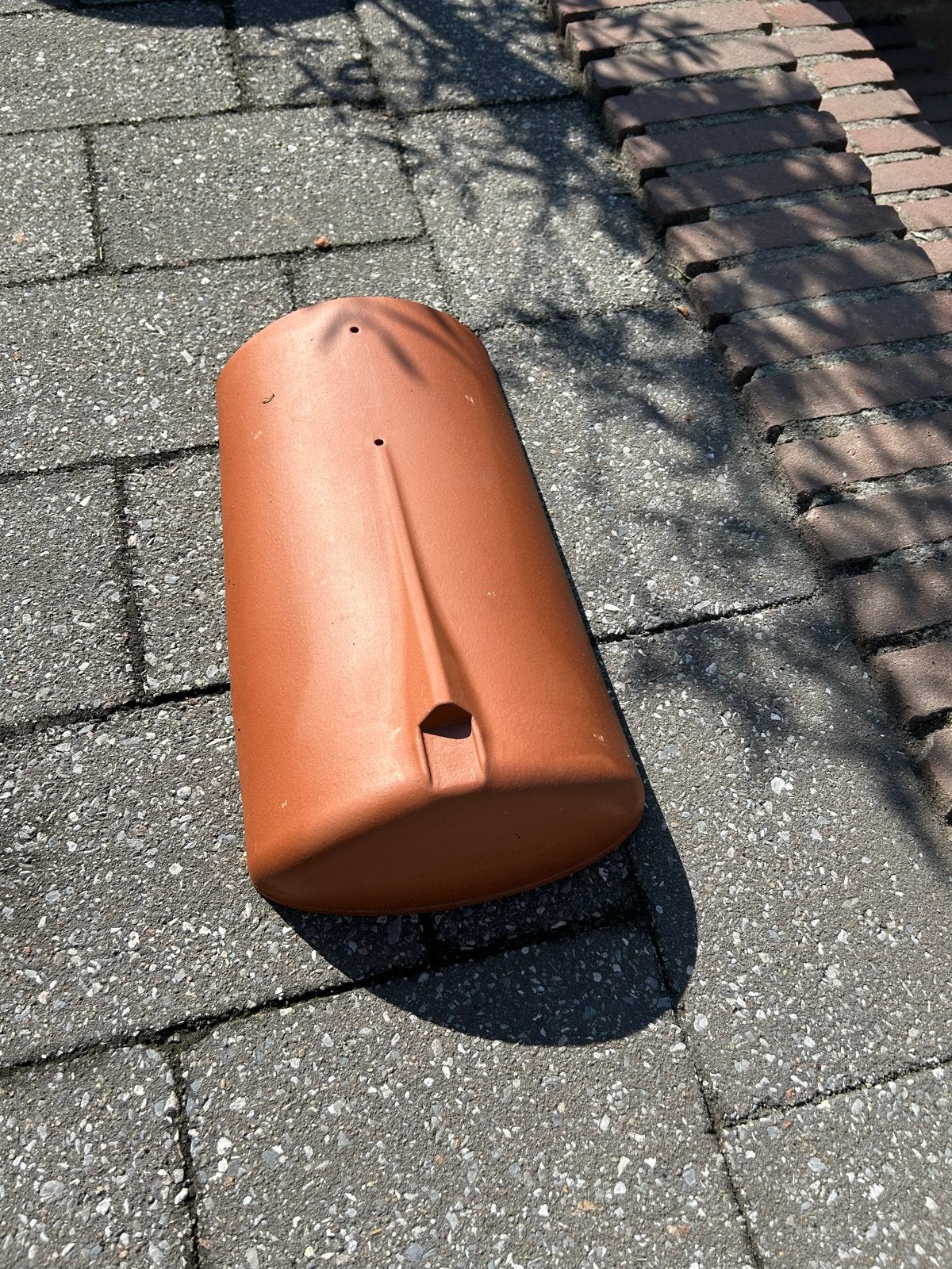 Nieuwe terracotta dakpan voor nok of hoek, Steen of Klei, Nieuw, Ophalen of Verzenden, Dakpannen