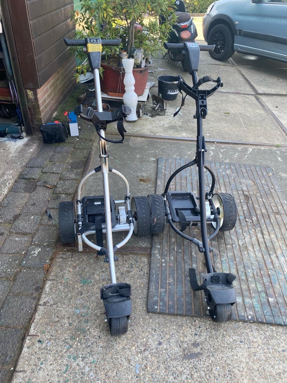 Twee golfkarren - accu's moeten vervangen worden, Sport en Fitness, Golf, Ophalen, Gebruikt, Golfkar, Overige merken