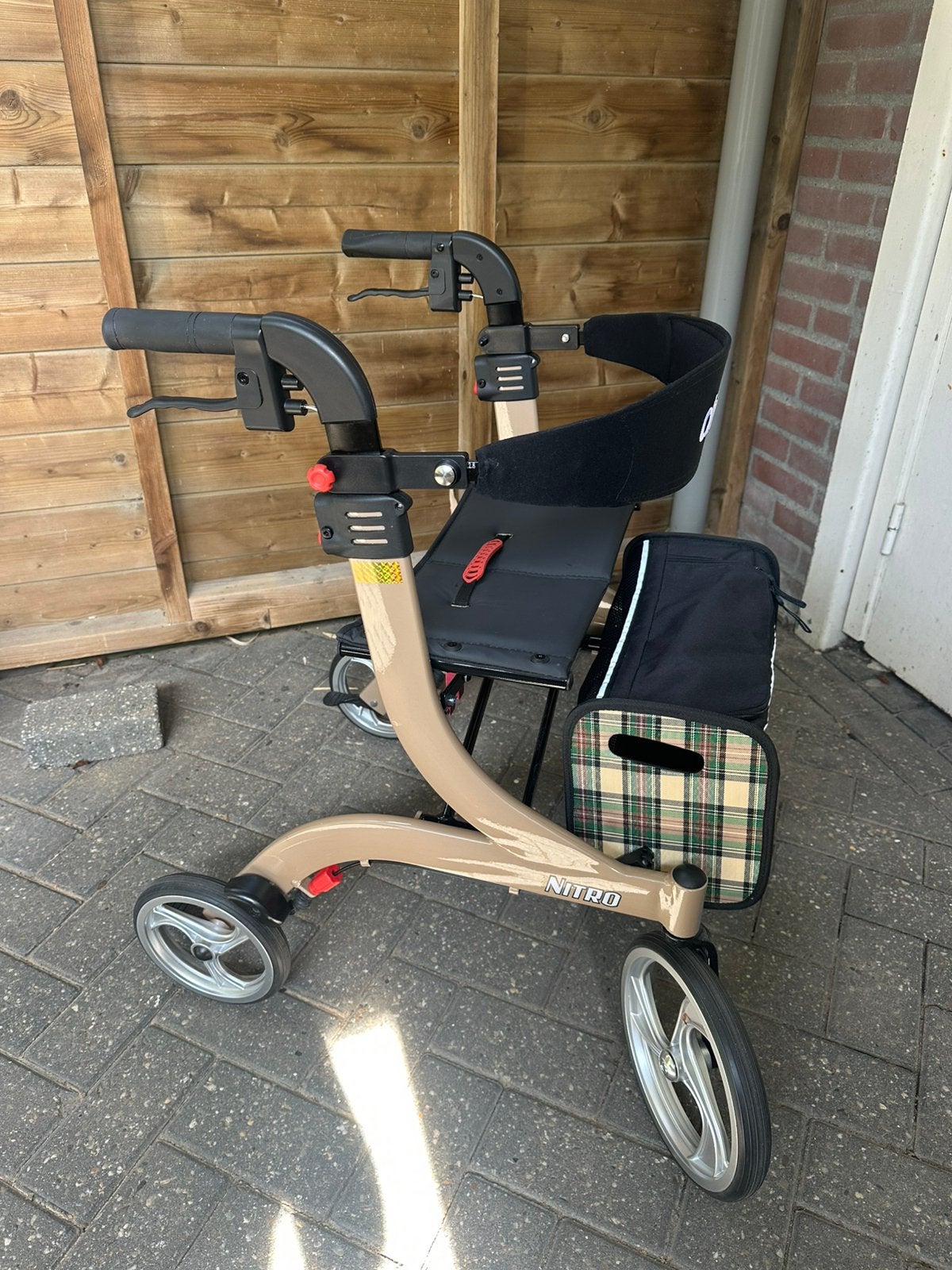 Bijna nieuwe rollator, Ophalen, Zo goed als nieuw