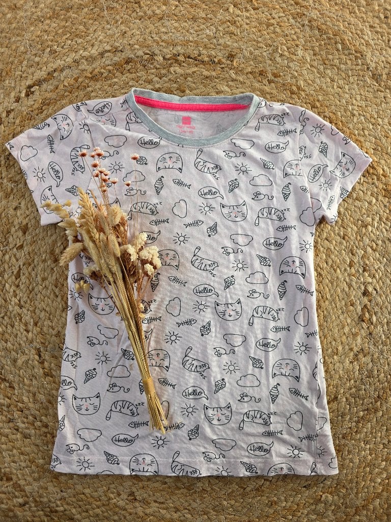 Lichtroze shirtje met allemaal katten maat 134, Kinderen en Baby's, Gebruikt, Meisje, Ophalen of Verzenden, Shirt of Longsleeve