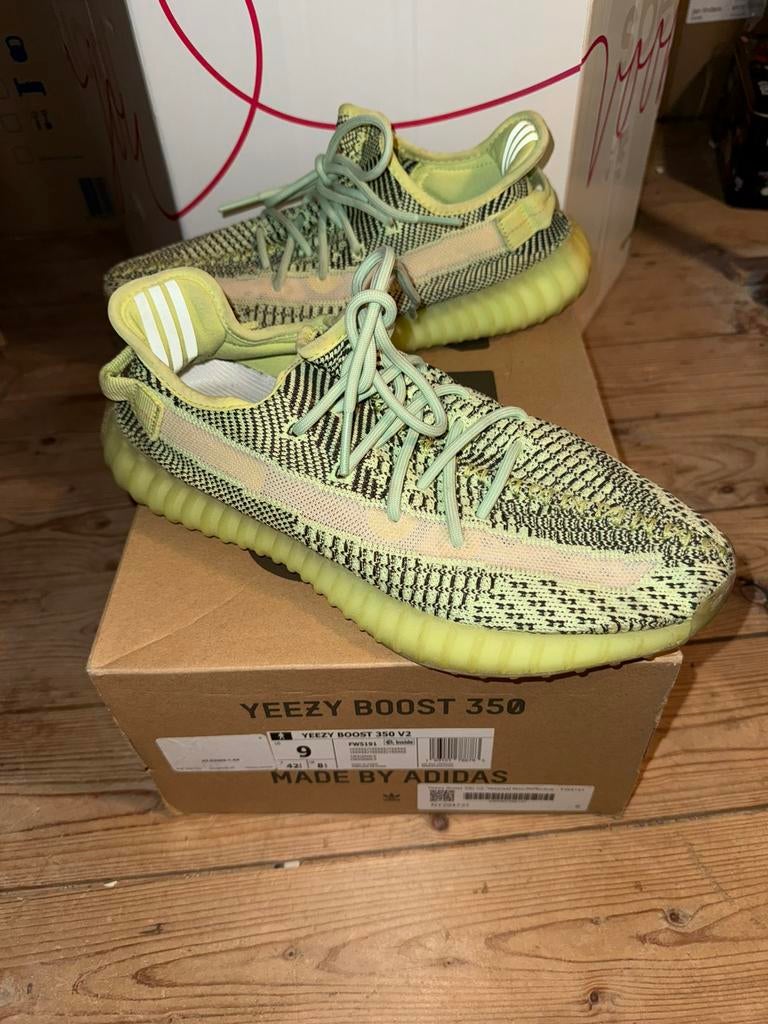 Yeezy Boost 350 V2 'Yeezreel NonReflective'  42 2/3, Overige kleuren, Ophalen of Verzenden, Sneakers of Gympen, Zo goed als nieuw