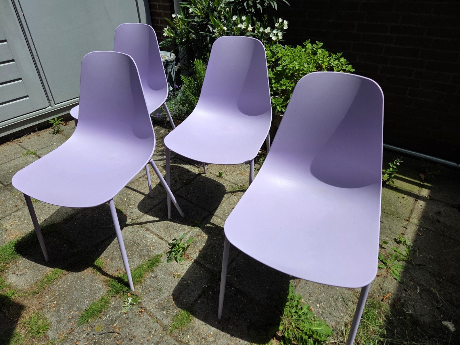 Lila tuinstoelen Zeer goede staat, tijdelijk binnen gebruikt, Ophalen, Zo goed als nieuw, Kunststof