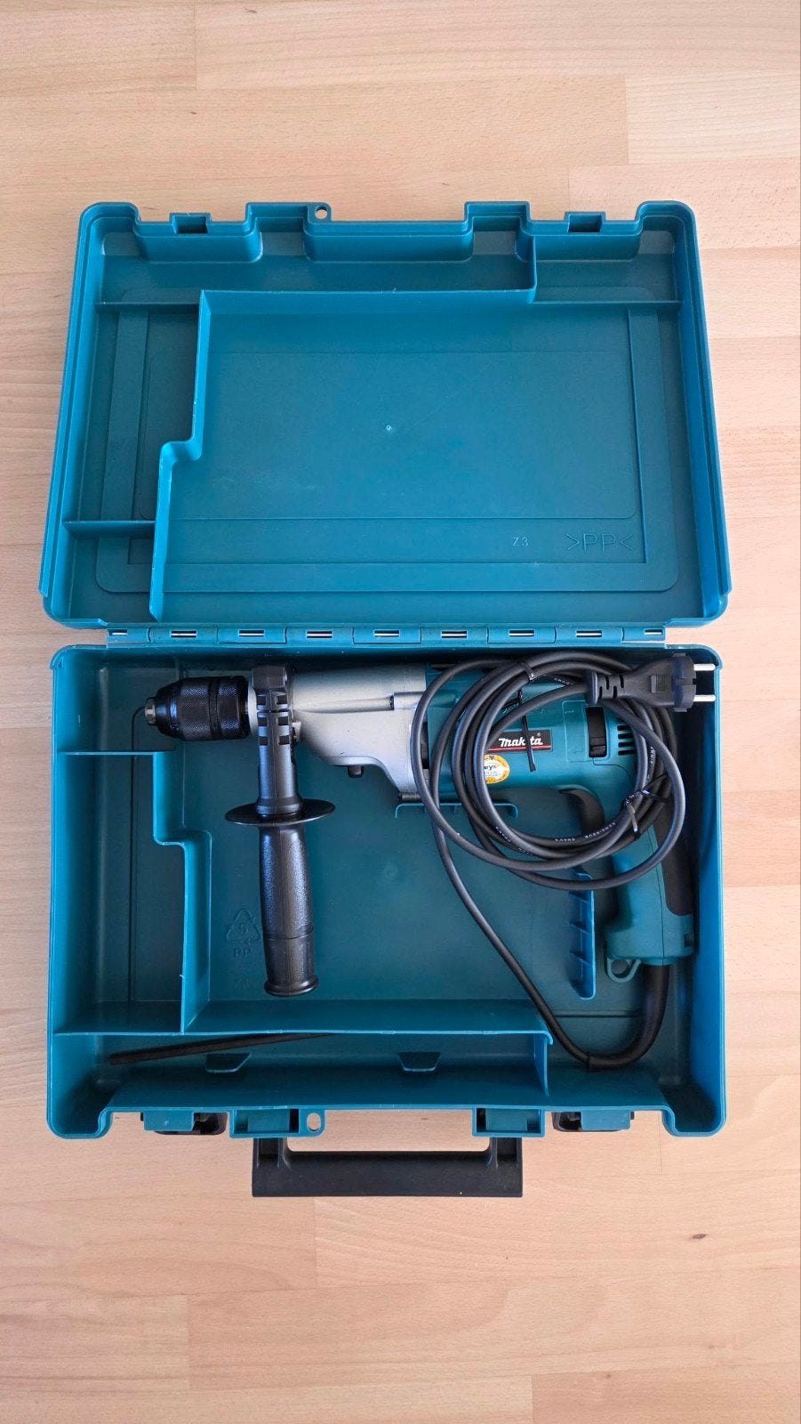 Nieuwe Makita HP2071F klopBoormachine in Koffer 230V, Ophalen of Verzenden, Nieuw, 600 watt of meer, Boormachine
