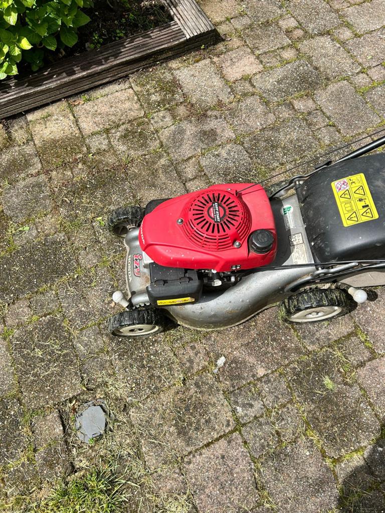Honda IZY Benzine grasmaaier met afneembare zak, Tuin en Terras, Grasmaaiers, Ophalen, Cirkelmaaier, Zo goed als nieuw, 40 t/m 49 cm