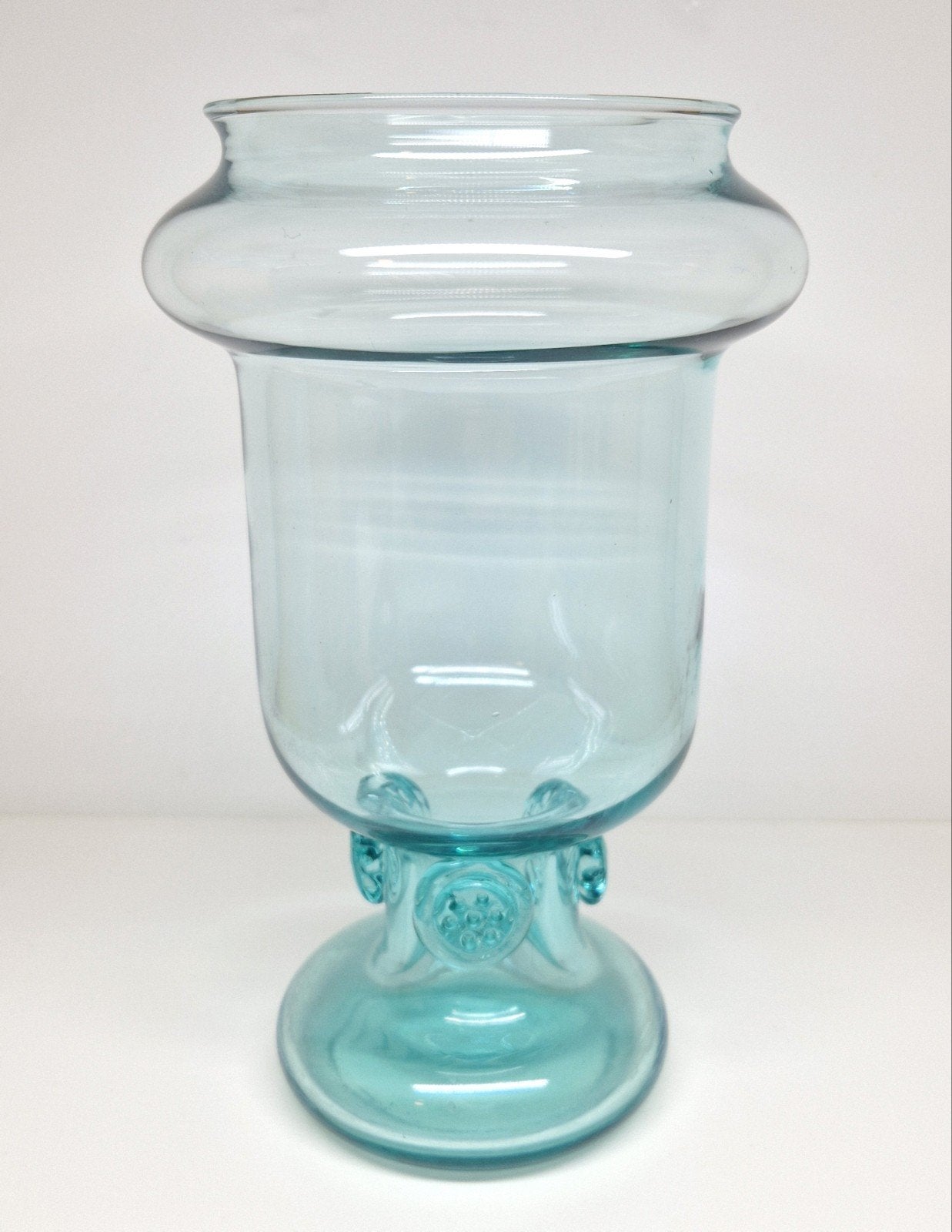 Royal Leerdam Kristalunie blauw glazen bokaal Willem Heesen., Antiek en Kunst, Antiek | Glas en Kristal, Ophalen of Verzenden