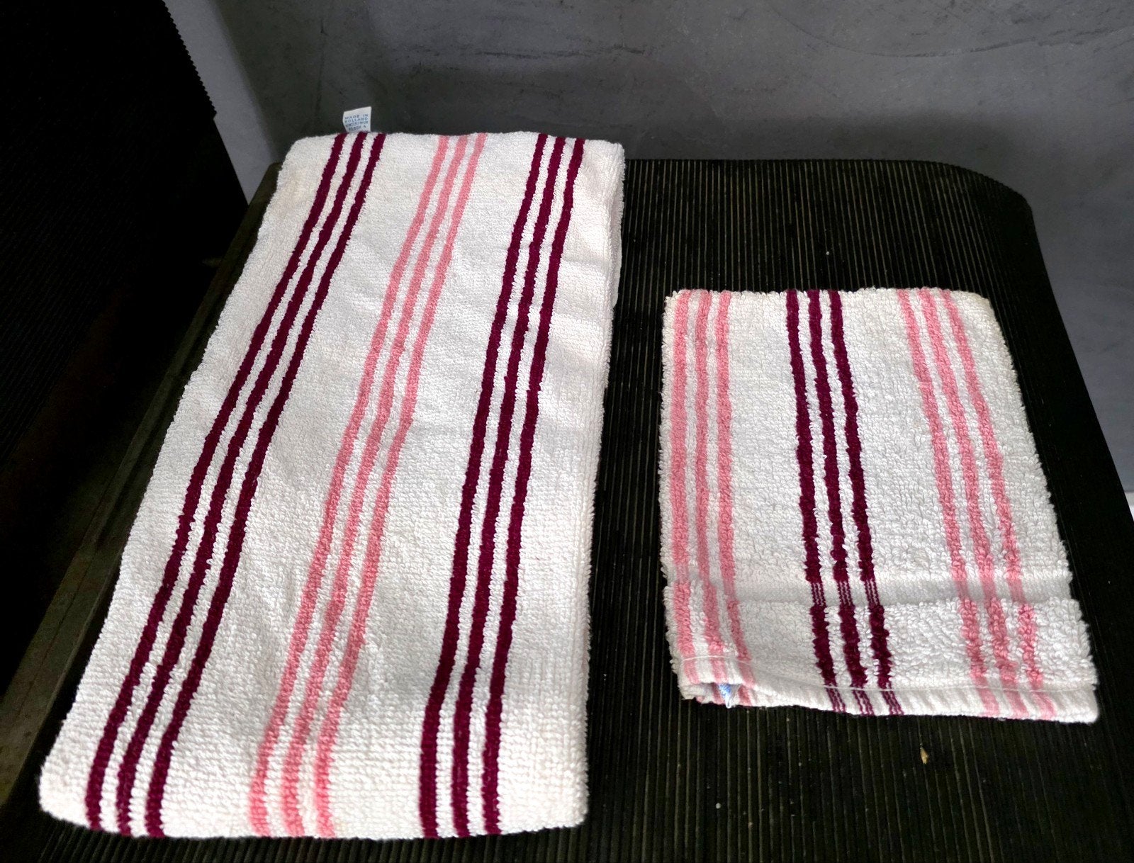 Nieuwe chique handdoek met washandje van merk Nicolientje, Ophalen of Verzenden, Nieuw, Handdoek