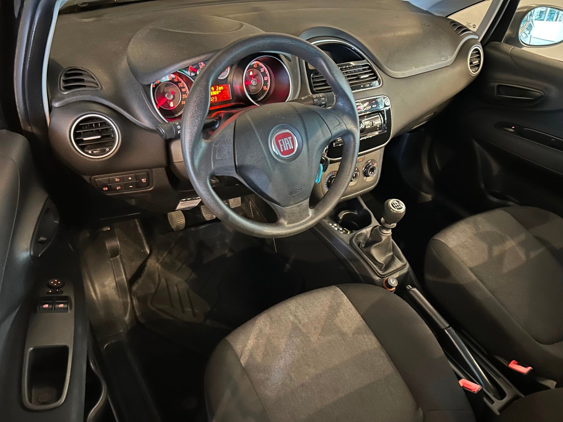 Fiat Punto Evo 0.9 TwinAir Young|NAP|2E EIG|TREKHAAK|AIRCO|A, Auto's, Voorwielaandrijving, 101 pk, Gebruikt, Euro 6