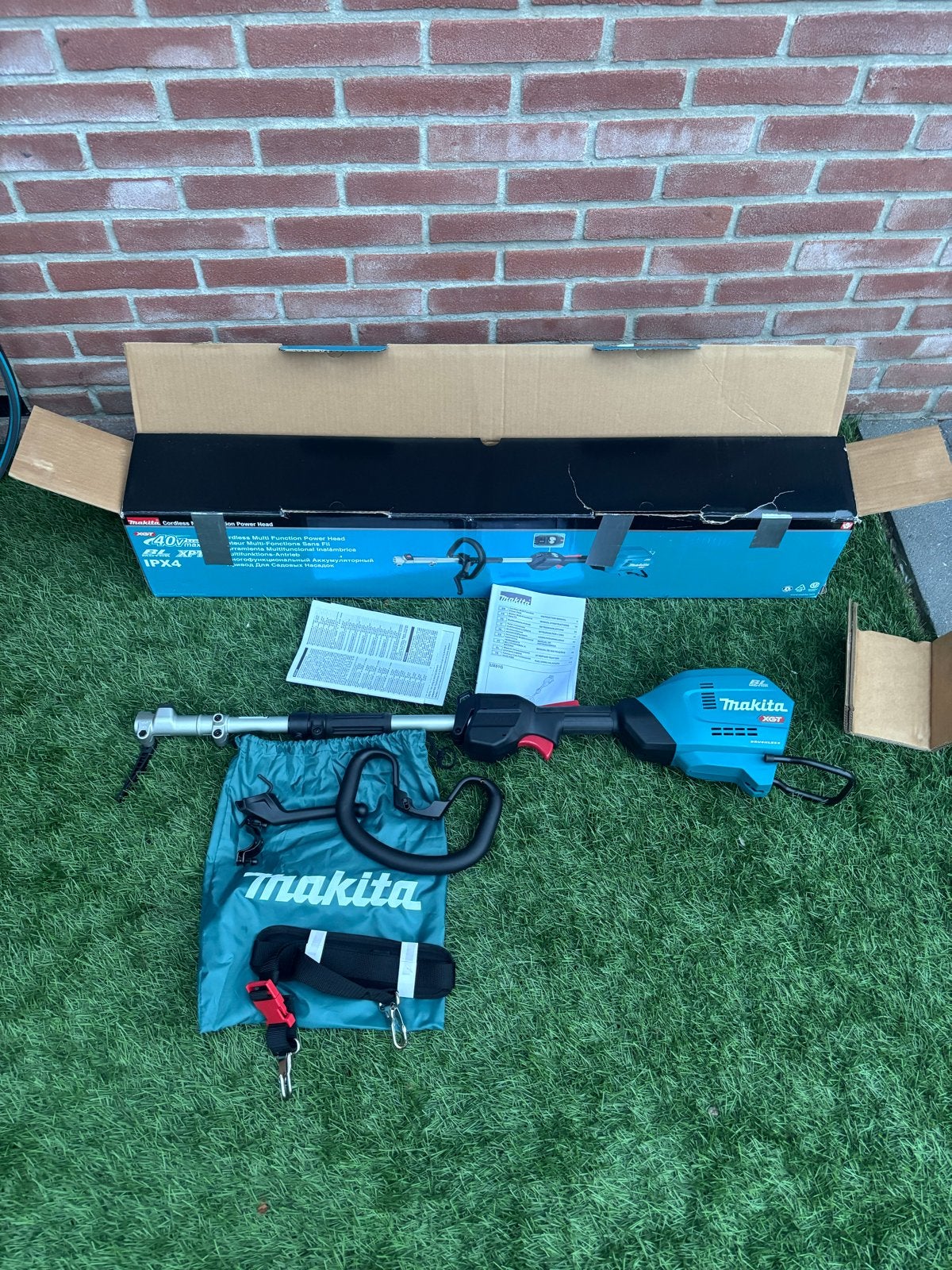 Nieuwe Makita UX01GZ 40V Li-Ion accu combisysteem body Greep, Tuin en Terras, Ophalen of Verzenden, Nieuw, 30 tot 50 cm, Accu