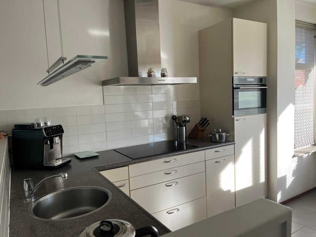 Hoek keuken met extra kast, Huis en Inrichting, Keuken | Complete keukens, Gebruikt, Hoekkeuken, Crème, Kunststof, Ophalen