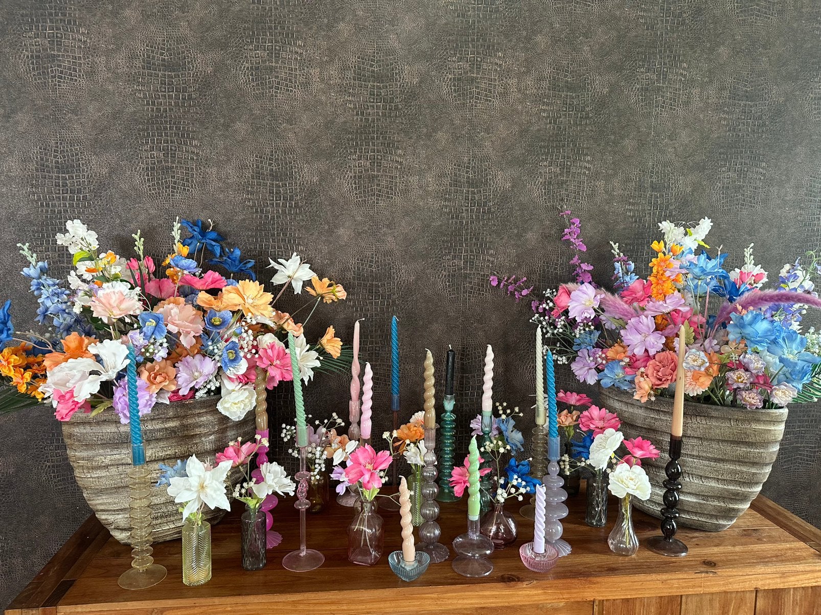 Vazen met bloemen kandelaars, Ophalen of Verzenden, Zo goed als nieuw