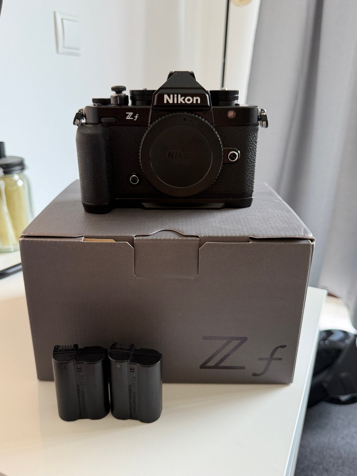 Nikon Zf Systeemcamera | 2 Batterijen | SmallRig grip, Ophalen, 25 megapixels, Zo goed als nieuw, Nikon