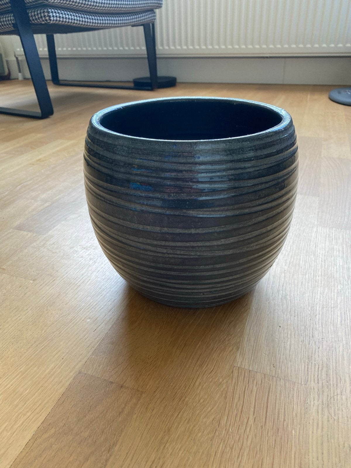 Stijlvolle ronde bloempot, diameter 17 cm, hoogte 19,5 cm, Gebruikt, Rond, Binnen, Ophalen of Verzenden