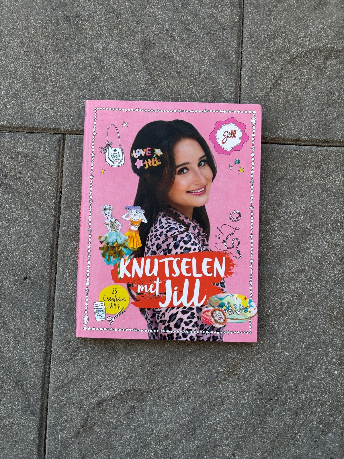 Knutselen met Jill - 25 Creatieve DIY's, Roze, Overige thema's, Ophalen of Verzenden, Zo goed als nieuw