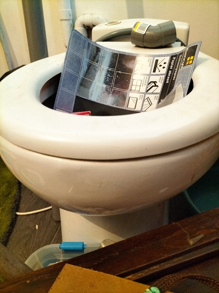 Broyeur toilet met onderdelen om te plaatsen, Ophalen of Verzenden, Gebruikt, Toilet
