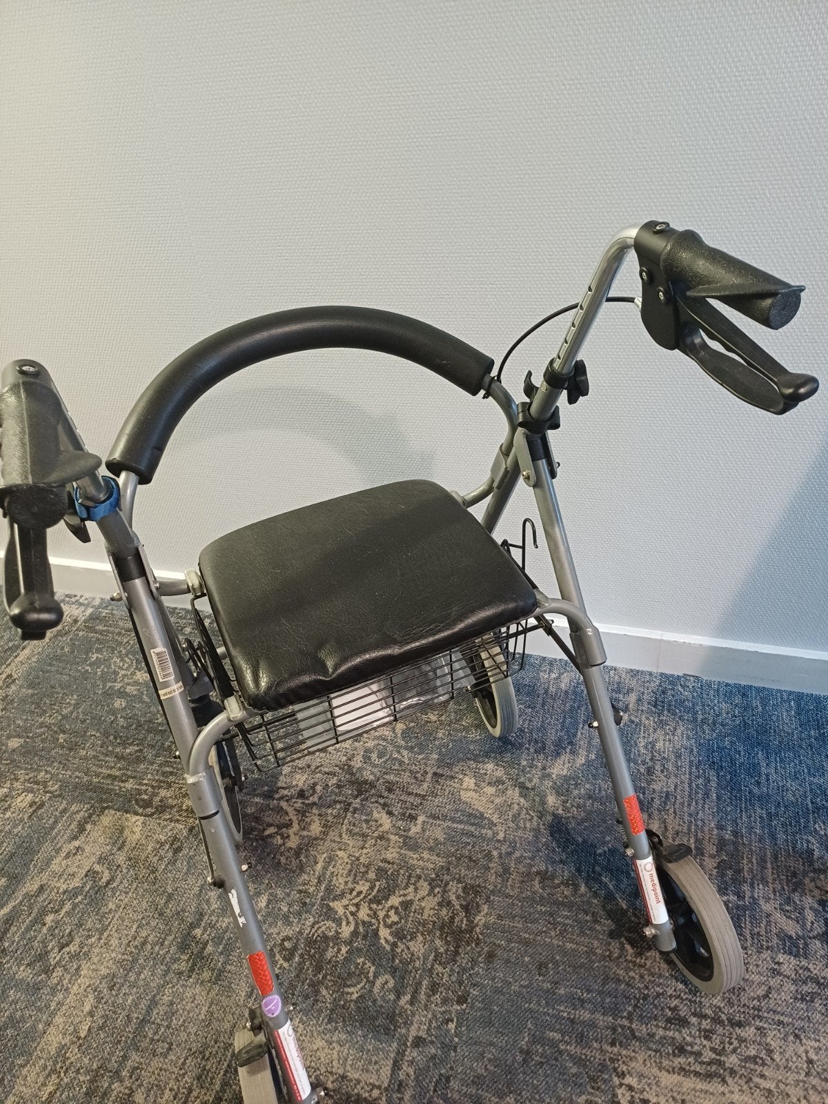 Rollator te koop!, Diversen, Rollators, Ophalen, Lichtgewicht, Zo goed als nieuw