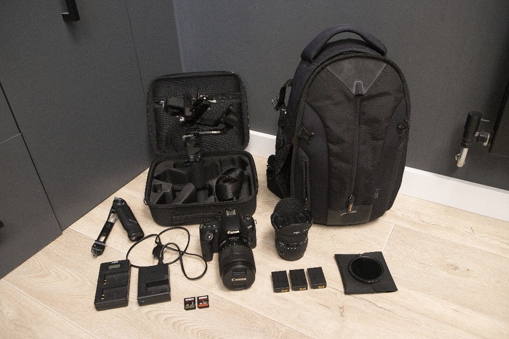 Canon 77D set met 2 lenzen en incl. gimbal, ND filter etc, Audio, Tv en Foto, Fotocamera's Digitaal, Ingebouwde flitser, Spiegelreflex