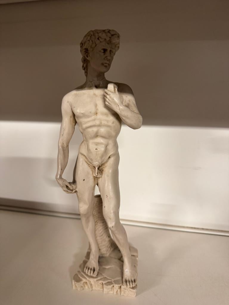 Michelangelo's David Beeld - Klassiek Marmeren Sculptuur, Ophalen of Verzenden, Handgemaakt, 20 - 50 cm, Steen of Keramiek