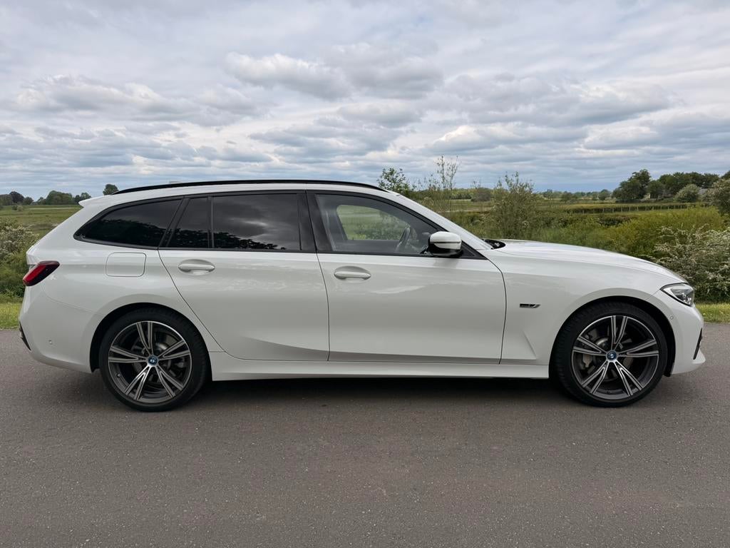 BMW 3-Serie 330e 292pk, 2021, Wit, Pano, Adaptive Cruise, Auto's, 1998 cc, Achterwielaandrijving, 4 cilinders, Wit