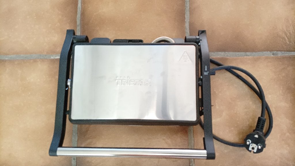Tosti-ijzer van Tristar. Zwart met zilverkleurig deksel., Witgoed en Apparatuur, Wafelijzers, Ophalen of Verzenden, Uitneembare platen