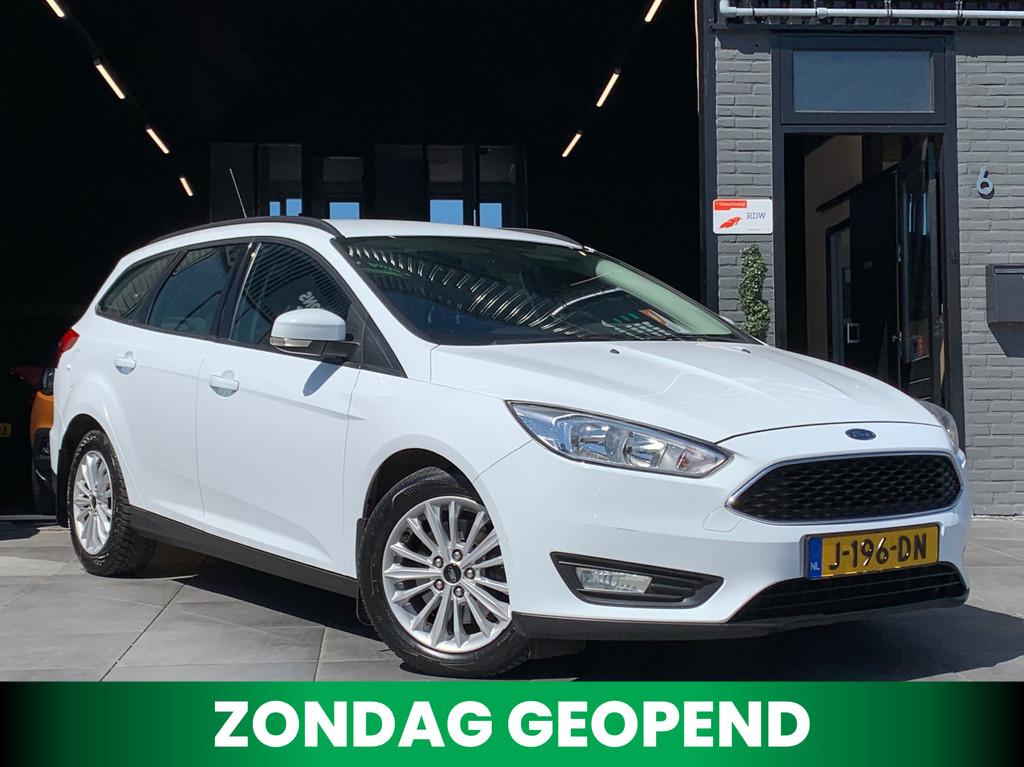 Ford Focus Wagon 1.5 Titanium Edition|Automaat|Navi|Trekhaak, Auto's, Stof, 4 cilinders, Wit, 690 kg