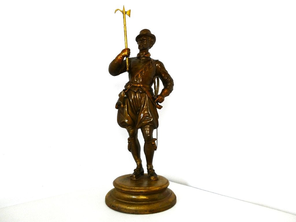 Beeld van een Musketier met een zwaard en hellebaard, Ophalen of Verzenden