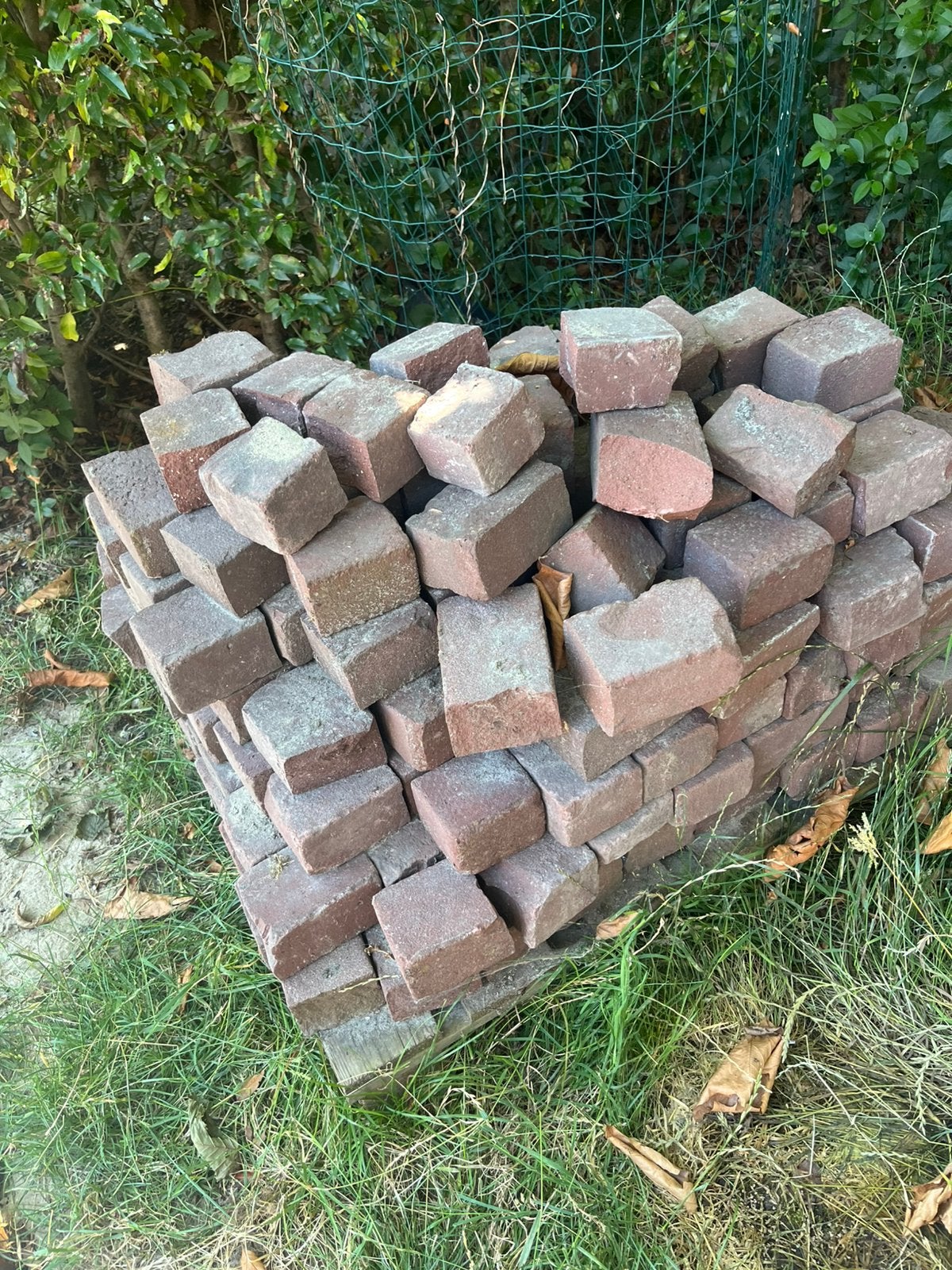 Oude klinkers alleen halve, Ophalen, Zo goed als nieuw, Beton, Klinkers