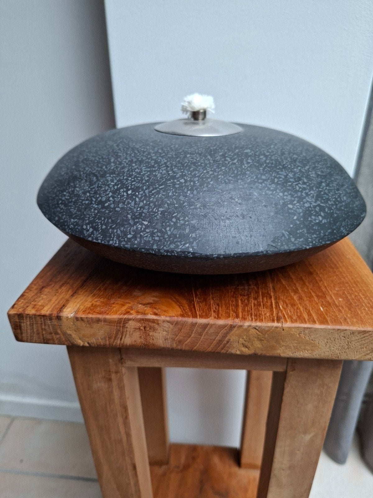 terrazzo olielamp, Ophalen
